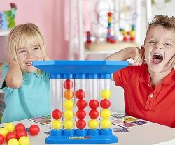 4 en linea con pelotitas